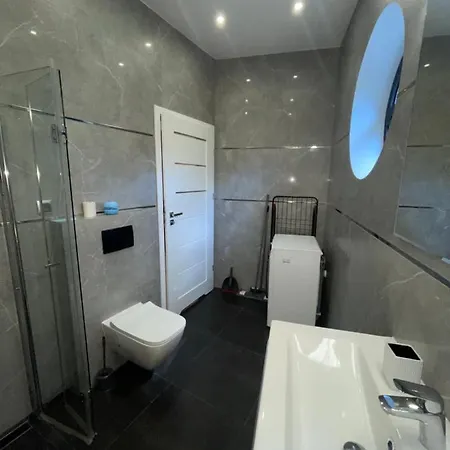Apartment Navy Blue Z Tarasem