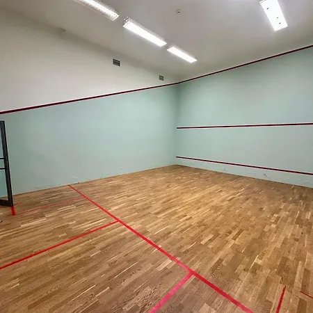 Apartment Navy Blue Z Tarasem