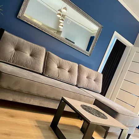 Navy Blue Z Tarasem شقة *