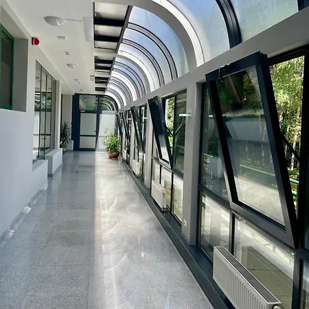 Navy Blue Z Tarasem Serock