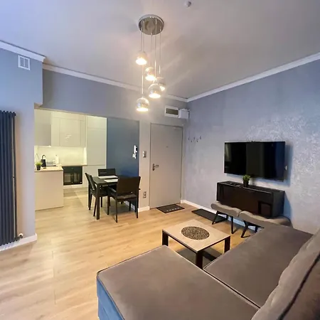 Navy Blue Z Tarasem アパート *