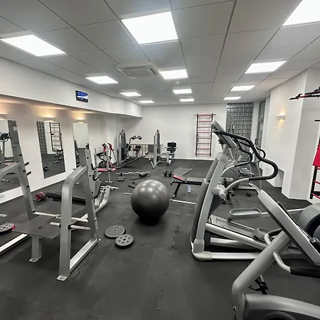 Navy Blue Z Tarasem アパート セロツク