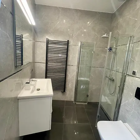 Apartamento Navy Blue Z Tarasem Serock