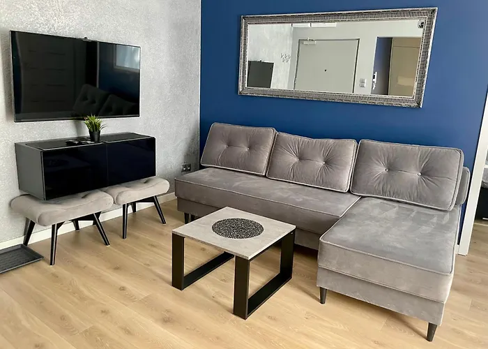 Navy Blue Z Tarasem Serock